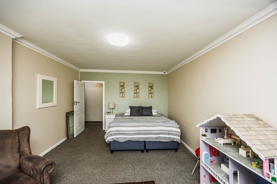 4 Bedroom Property for Sale in Beacon Bay Eastern Cape